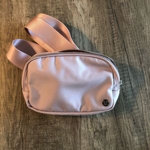 LULULEMON BELT BAG in Misty Pink
